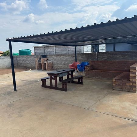 Rhino House With 3 Bedrooms Next To Pilanesberg And Sun City Mogwase Eksteriør billede