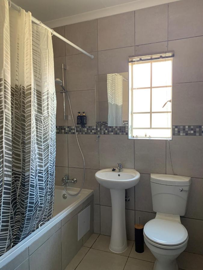 Rhino House With 3 Bedrooms Next To Pilanesberg And Sun City Mogwase Eksteriør billede